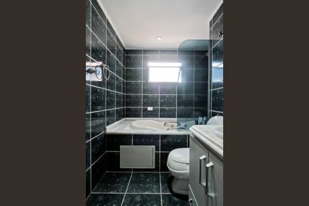 Apartamento para alugar com 240m², 3 quartos e 3 vagas Apartamento para alugar com 240m², 3 quartos e 3 vagasBanheiro da Suíte