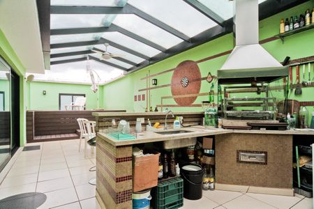 Apartamento para alugar com 240m², 3 quartos e 3 vagas Apartamento para alugar com 240m², 3 quartos e 3 vagasÁrea externa