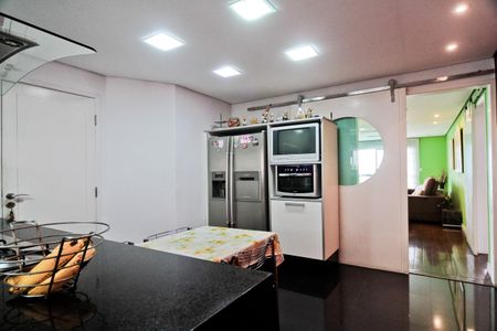 Apartamento para alugar com 240m², 3 quartos e 3 vagas Apartamento para alugar com 240m², 3 quartos e 3 vagasCozinha