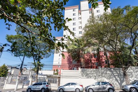 Apartamento para alugar com 65m², 3 quartos e 1 vaga Apartamento para alugar com 65m², 3 quartos e 1 vagaFachada