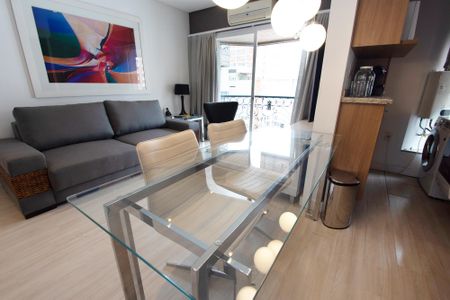 Apartamento para alugar com 54m², 1 quarto e 1 vaga Apartamento para alugar com 54m², 1 quarto e 1 vagaSala de jantar