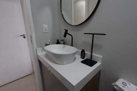 Casa de condomínio à venda com 115m², 2 quartos e 3 vagasBanheiro da Suíte