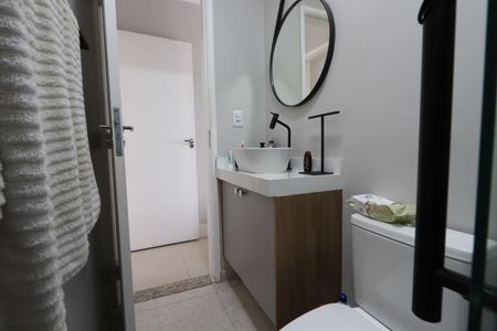 Casa de condomínio à venda com 115m², 2 quartos e 3 vagasBanheiro da Suíte