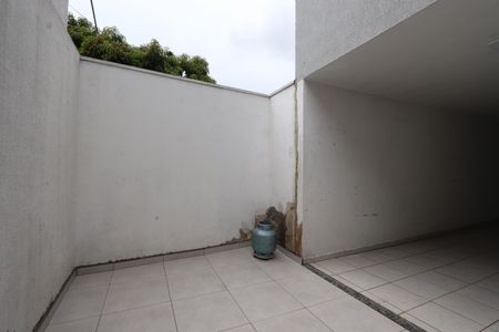Casa de condomínio à venda com 115m², 2 quartos e 3 vagasLavanderia e Quintal