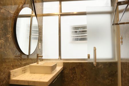 Apartamento à venda com 112m², 4 quartos e sem vagaBanheiro Kitnet