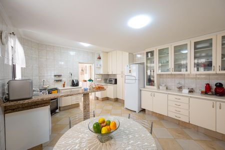 Casa à venda com 245m², 4 quartos e 4 vagasCozinha