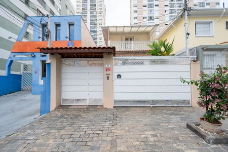 Casa à venda com 245m², 4 quartos e 4 vagasFachada