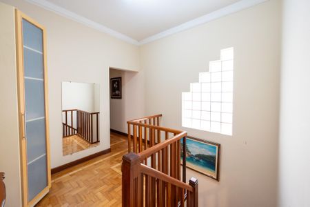 Casa à venda com 245m², 4 quartos e 4 vagasCorredor