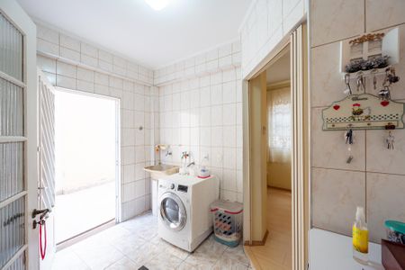 Casa à venda com 245m², 4 quartos e 4 vagasLavanderia