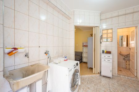 Casa à venda com 245m², 4 quartos e 4 vagasLavanderia