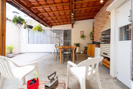 Casa à venda com 245m², 4 quartos e 4 vagasVista da Suíte 2