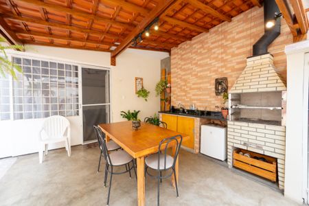 Casa à venda com 245m², 4 quartos e 4 vagasEspaço Gourmet