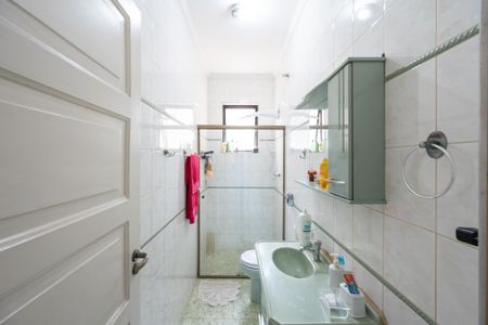 Casa à venda com 245m², 4 quartos e 4 vagasBanheiro Social