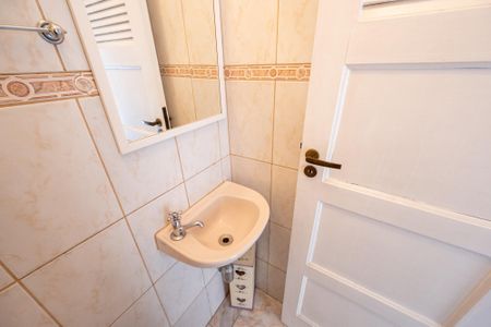 Casa à venda com 245m², 4 quartos e 4 vagasLavabo