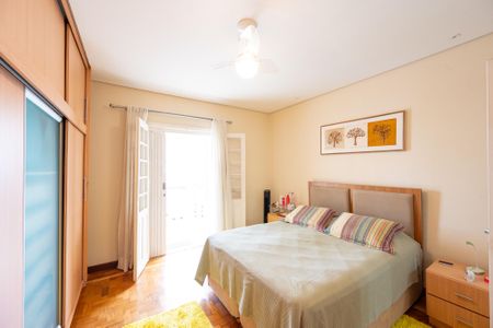 Casa à venda com 245m², 4 quartos e 4 vagasSuíte 1