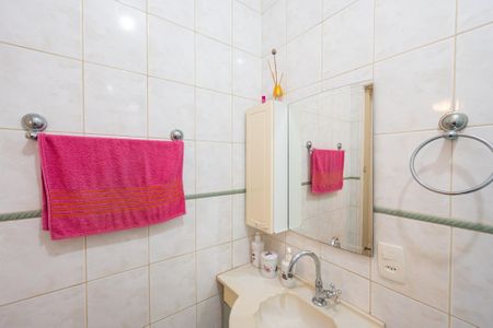 Casa à venda com 245m², 4 quartos e 4 vagasBanheiro da Suíte 2