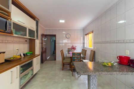 Casa à venda com 240m², 3 quartos e 5 vagas Casa à venda com 240m², 3 quartos e 5 vagasCozinha