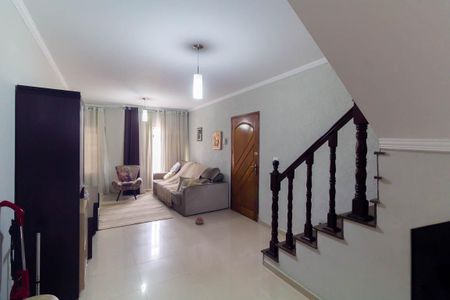 Casa à venda com 240m², 3 quartos e 5 vagas Casa à venda com 240m², 3 quartos e 5 vagasSala