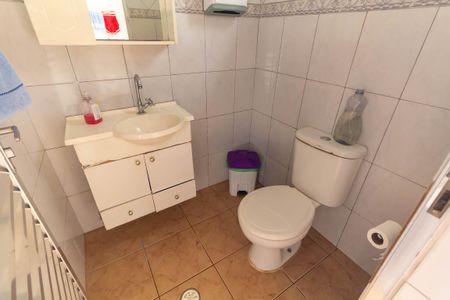 Casa à venda com 240m², 3 quartos e 5 vagas Casa à venda com 240m², 3 quartos e 5 vagasBanheiro 4