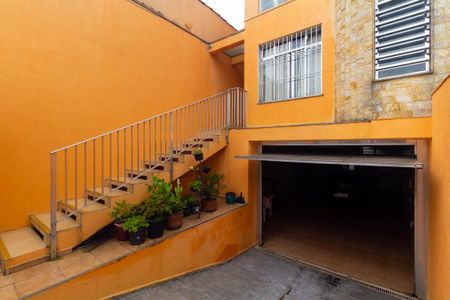 Casa à venda com 240m², 3 quartos e 5 vagas Casa à venda com 240m², 3 quartos e 5 vagasEntrada