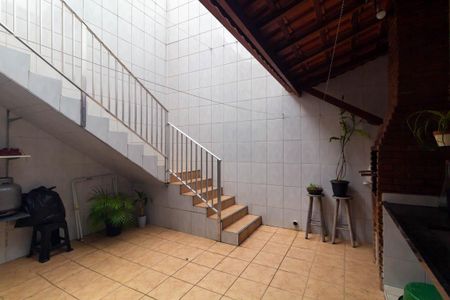 Casa à venda com 240m², 3 quartos e 5 vagas Casa à venda com 240m², 3 quartos e 5 vagasÁrea externa