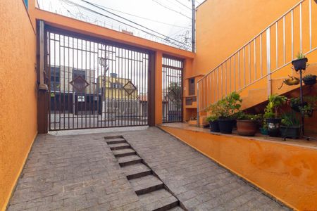 Casa à venda com 240m², 3 quartos e 5 vagas Casa à venda com 240m², 3 quartos e 5 vagasGaragem