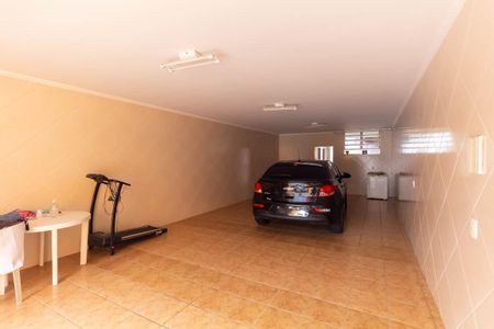 Casa à venda com 240m², 3 quartos e 5 vagas Casa à venda com 240m², 3 quartos e 5 vagasGaragem