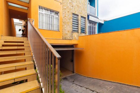 Casa à venda com 240m², 3 quartos e 5 vagas Casa à venda com 240m², 3 quartos e 5 vagasEntrada