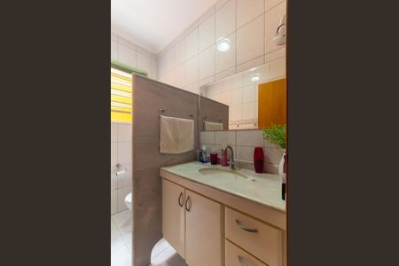 Casa à venda com 240m², 3 quartos e 5 vagas Casa à venda com 240m², 3 quartos e 5 vagasBanheiro 1