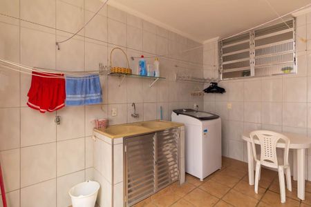 Casa à venda com 240m², 3 quartos e 5 vagas Casa à venda com 240m², 3 quartos e 5 vagasÁrea de Serviço