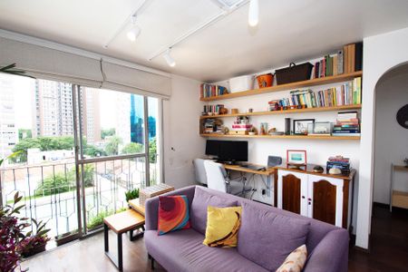 Sala de estar de apartamento à venda com 2 quartos, 60m² em Pinheiros, São Paulo