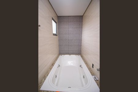 Casa à venda com 160m², 5 quartos e 4 vagasBanheiro da Suíte