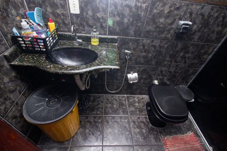 Casa à venda com 160m², 5 quartos e 4 vagasBanheiro Social