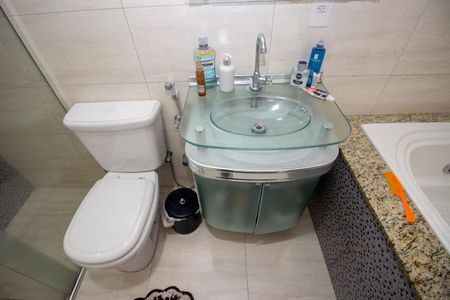 Casa à venda com 160m², 5 quartos e 4 vagasBanheiro da Suíte