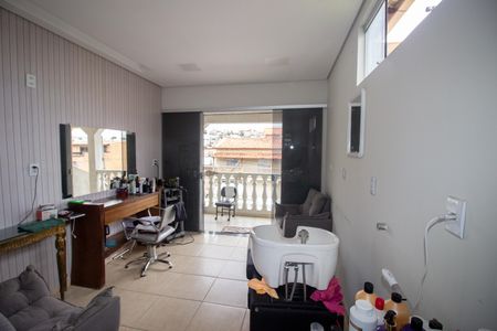 Casa à venda com 160m², 5 quartos e 4 vagasEscritório