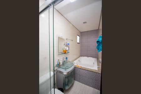 Casa à venda com 160m², 5 quartos e 4 vagasBanheiro da Suíte