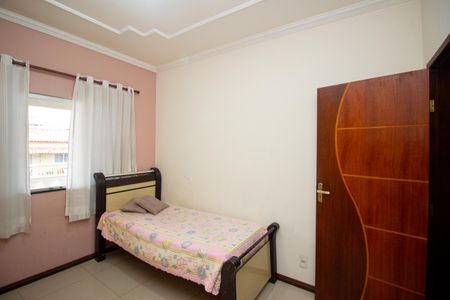 Casa à venda com 160m², 5 quartos e 4 vagasQuarto 2