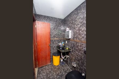 Casa à venda com 160m², 5 quartos e 4 vagasBanheiro Social