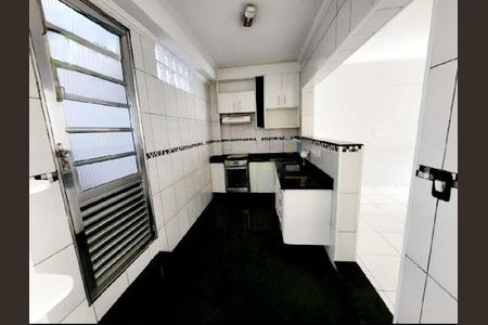 Casa à venda com 3 quartos, 188m² em Jardim Roberto, Osasco