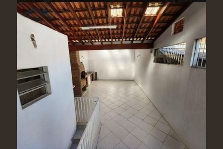 Casa à venda com 3 quartos, 188m² em Jardim Roberto, Osasco
