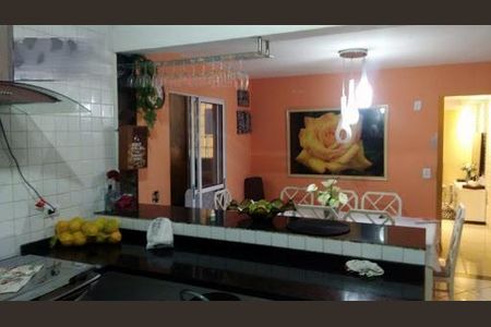 Casa à venda com 3 quartos, 180m² em Cidade das Flores, Osasco