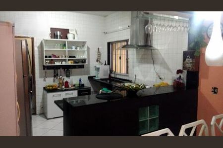 Casa à venda com 3 quartos, 180m² em Cidade das Flores, Osasco