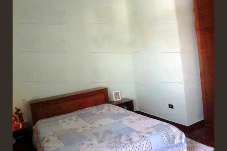 Casa à venda com 3 quartos, 216m² em Km 18, Osasco