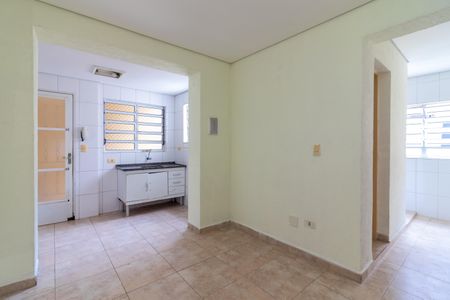 Sala de casa para alugar com 2 quartos, 65m² em Vila Romero, São Paulo