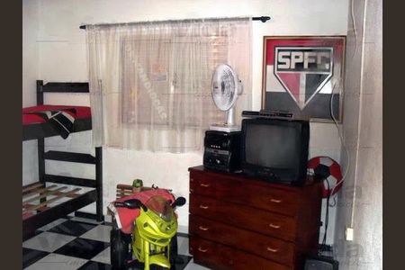 Casa à venda com 6 quartos, 200m² em Quitaúna, Osasco