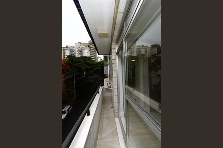 Apartamento à venda com 110m², 3 quartos e 2 vagasVaranda