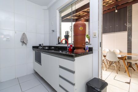 Apartamento à venda com 90m², 2 quartos e sem vaga Apartamento à venda com 90m², 2 quartos e sem vagaCozinha