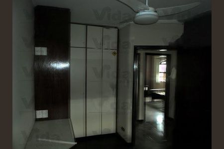 Casa à venda com 4 quartos, 350m² em Quitaúna, Osasco