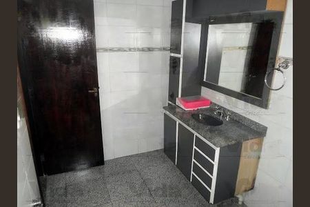 Casa à venda com 4 quartos, 350m² em Quitaúna, Osasco