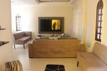 Casa à venda com 3 quartos, 400m² em Jardim das Flores, Osasco